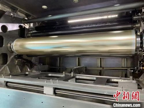 中國首條自主研制透明氧化物高阻隔薄膜生產(chǎn)線落成